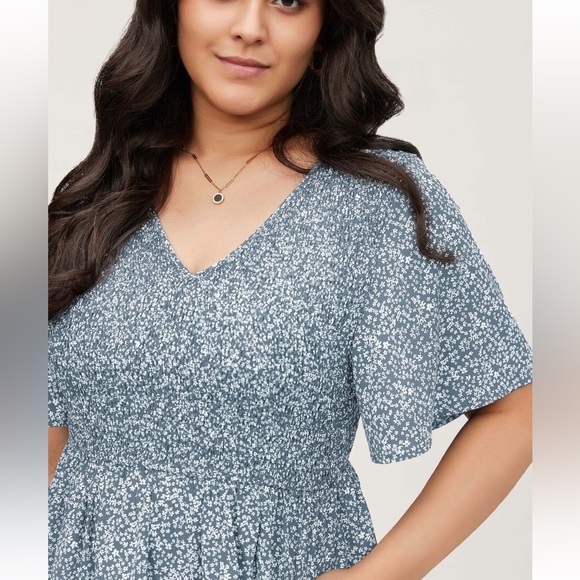 BloomChic Plus Size 2XL Ditsy Floral Shirred Ruffle Sleeve Elastic Waist Blouse - Picture 3 of 5